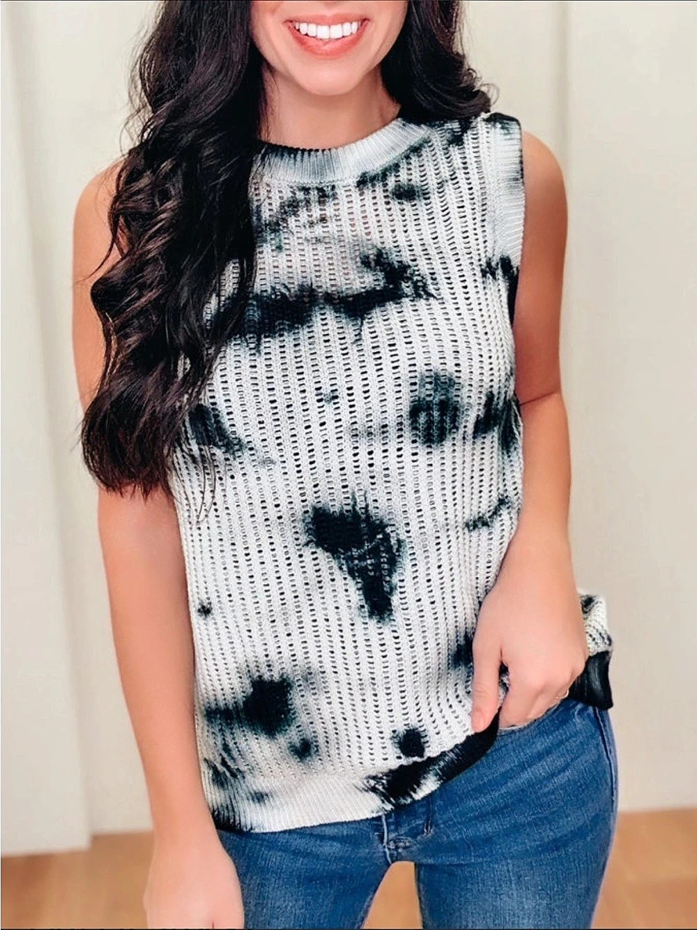 Fate Abstract Knit Sweater Vest in White & Black NWT